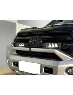 Zestaw dwóch lamp LAZER TRIPLE-R 750 (Gen2) z systemem montażu w fabrycznym grillu - Toyota V8 LC200 Series (2015 -)  | Szekla4x4.pl