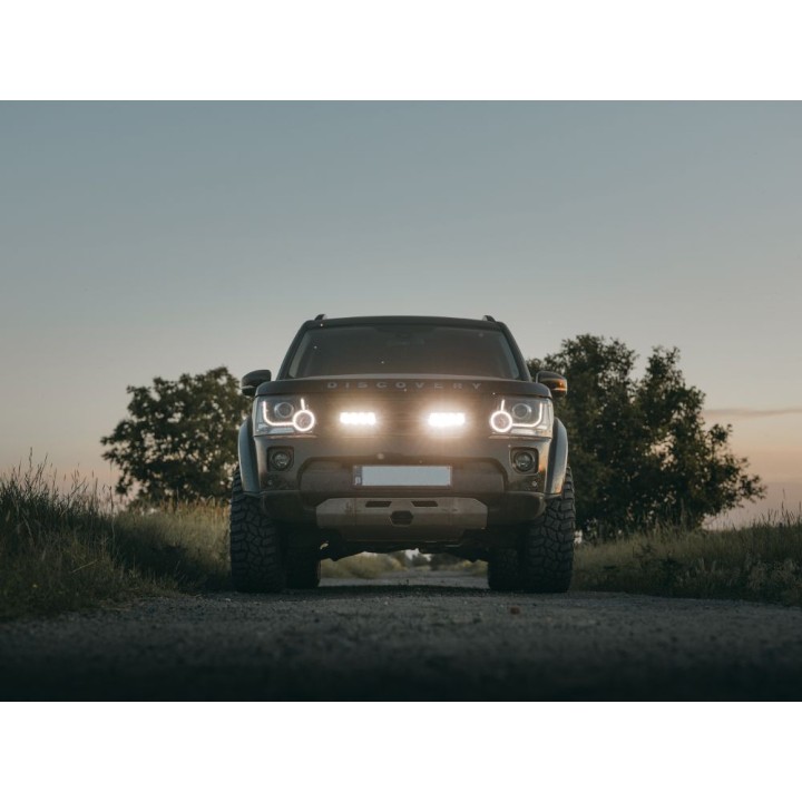 Zestaw dwóch lamp LAZER TRIPLE-R 750 Elite (Gen2) z systemem montażu w fabrycznym grillu - Land Rover Discovery4 - ujęcie 4