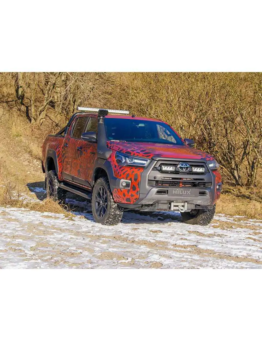 Zestaw dwóch lamp LAZER TRIPLE-R 750 (Gen2) z systemem montażu w fabrycznym grillu - Toyota Hilux Invincible X (2021 -) | Szekla4x4.pl