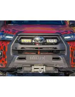 Zestaw dwóch lamp LAZER TRIPLE-R 750 (Gen2) z systemem montażu w fabrycznym grillu - Toyota Hilux Invincible X (2021 -) | Szekla4x4.pl