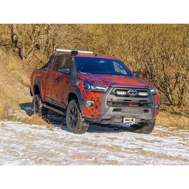 Zestaw dwóch lamp LAZER TRIPLE-R 750 Elite (Gen2) z systemem montażu w fabrycznym grillu - Toyota Hilux Invincible X - ujęcie 5