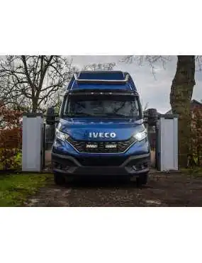 Zestaw dwóch lamp LAZER TRIPLE-R 750 (Gen2) z systemem montażu w fabrycznym grillu - Iveco Daily (2019 -) | Szekla4x4.pl