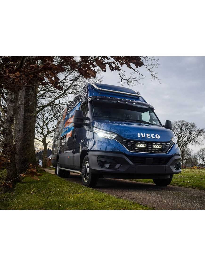 Zestaw dwóch lamp LAZER TRIPLE-R 750 (Gen2) z systemem montażu w fabrycznym grillu - Iveco Daily (2019 -)