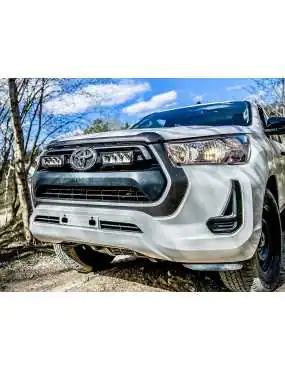 Zestaw dwóch lamp LAZER TRIPLE-R 750 (Gen2) z systemem montażu w fabrycznym grillu - Toyota Hilux (2021 -) | Szekla4x4.pl