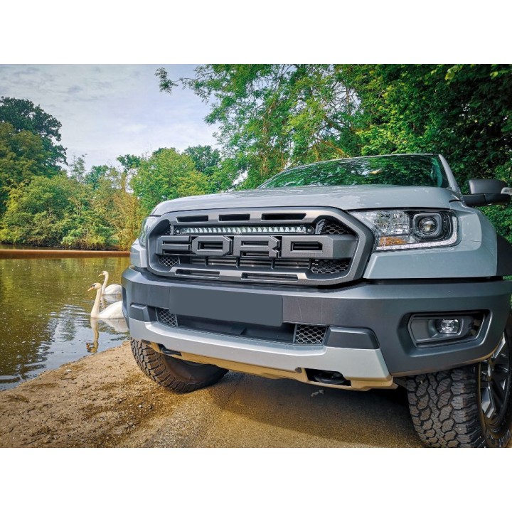Zestaw do montażu oświetlenia LAZER Linear 24 Elite w grillu - Ford Ranger Raptor (2019 - 2022) - ujęcie 3