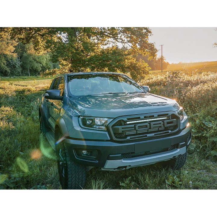 Zestaw do montażu oświetlenia LAZER Linear 24 Elite w grillu - Ford Ranger Raptor (2019 - 2022) - ujęcie 4