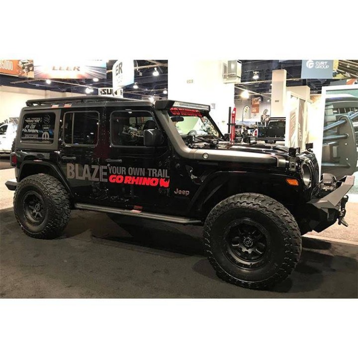 Progi boczne Go Rhino Dominator Xtreme DS