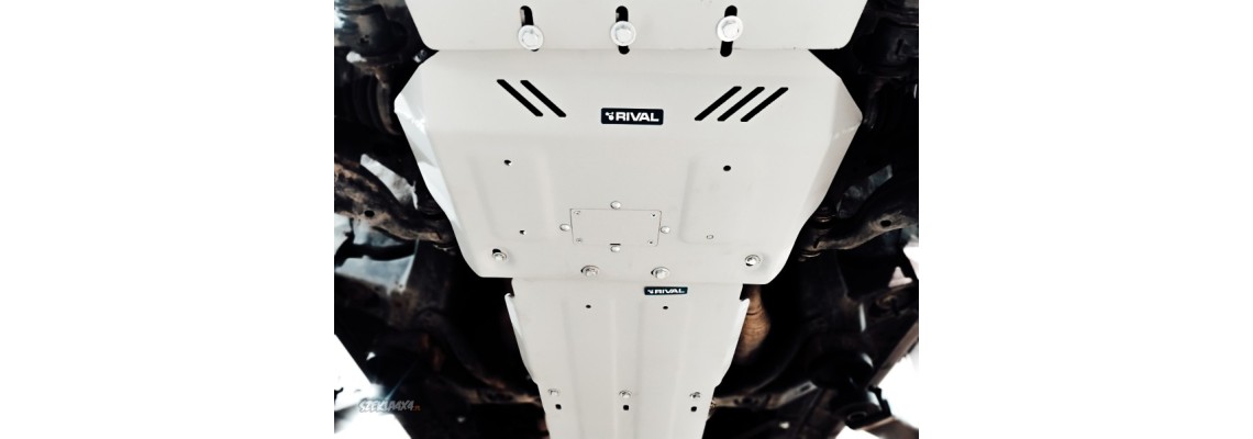 Montaż osłon RIVAL do Toyota FJ Cruiser – profesjonalna ochrona podwozia w Szekla 4x4