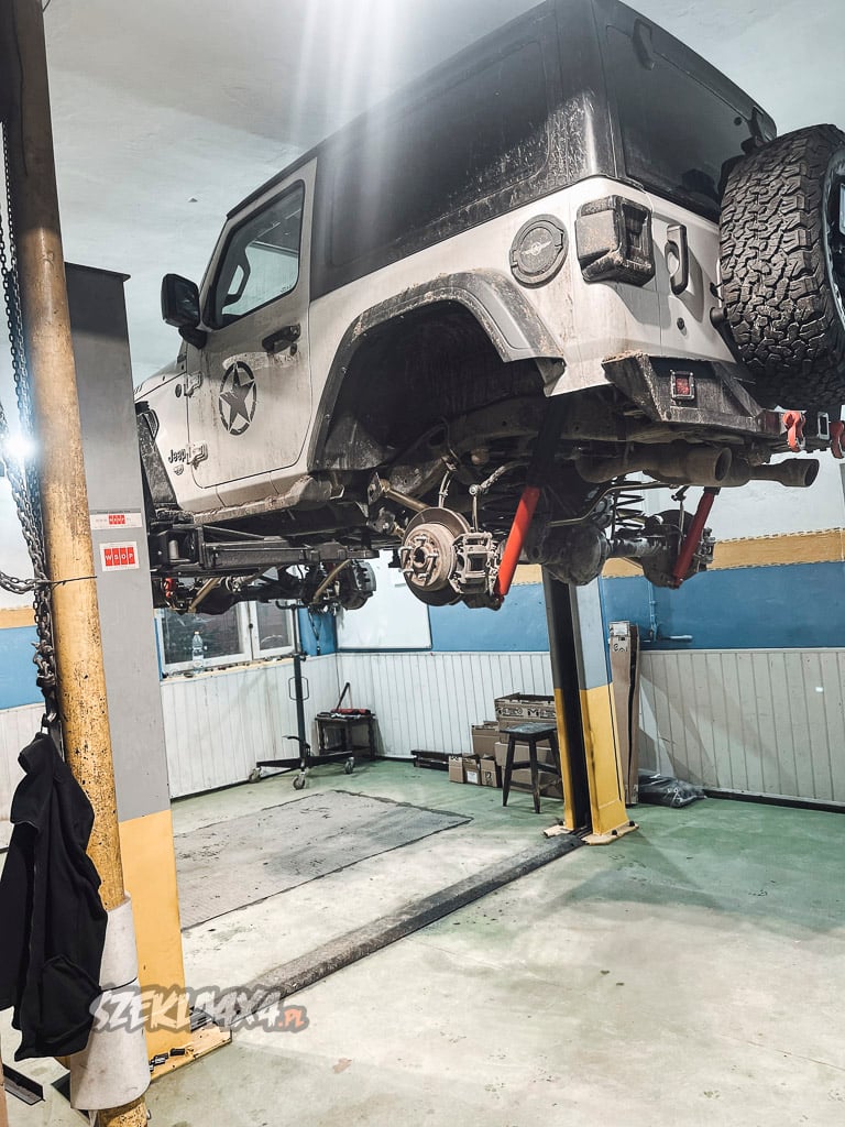 montaż zawieszenia jeep