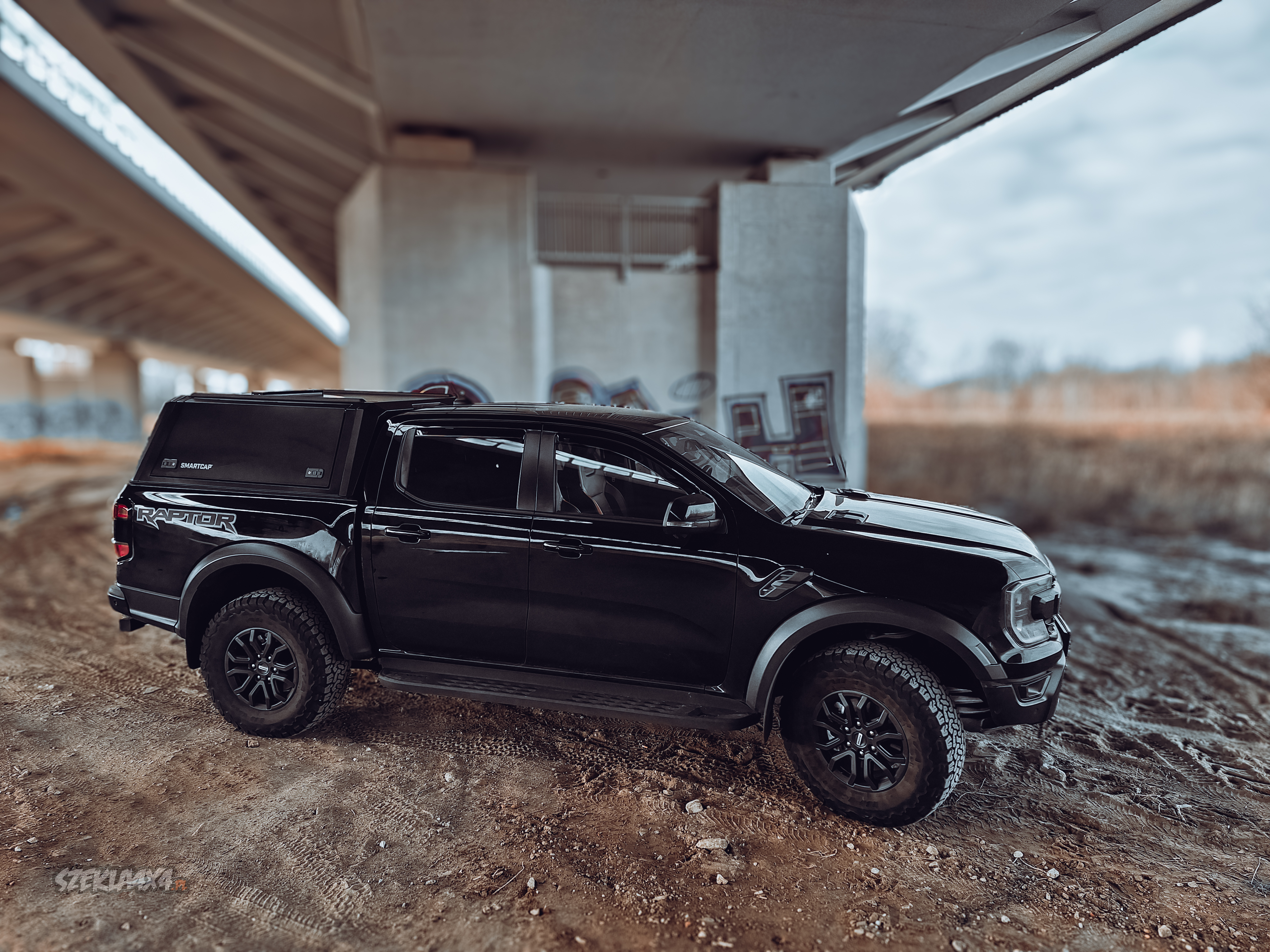 Installation of the Smartcap Ford Ranger Raptor body in our 4x4 workshop