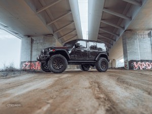 Modyfikacja Jeep Wrangler JL 4D z silnikiem 3,6 lift 3,5 cala Metalcloak