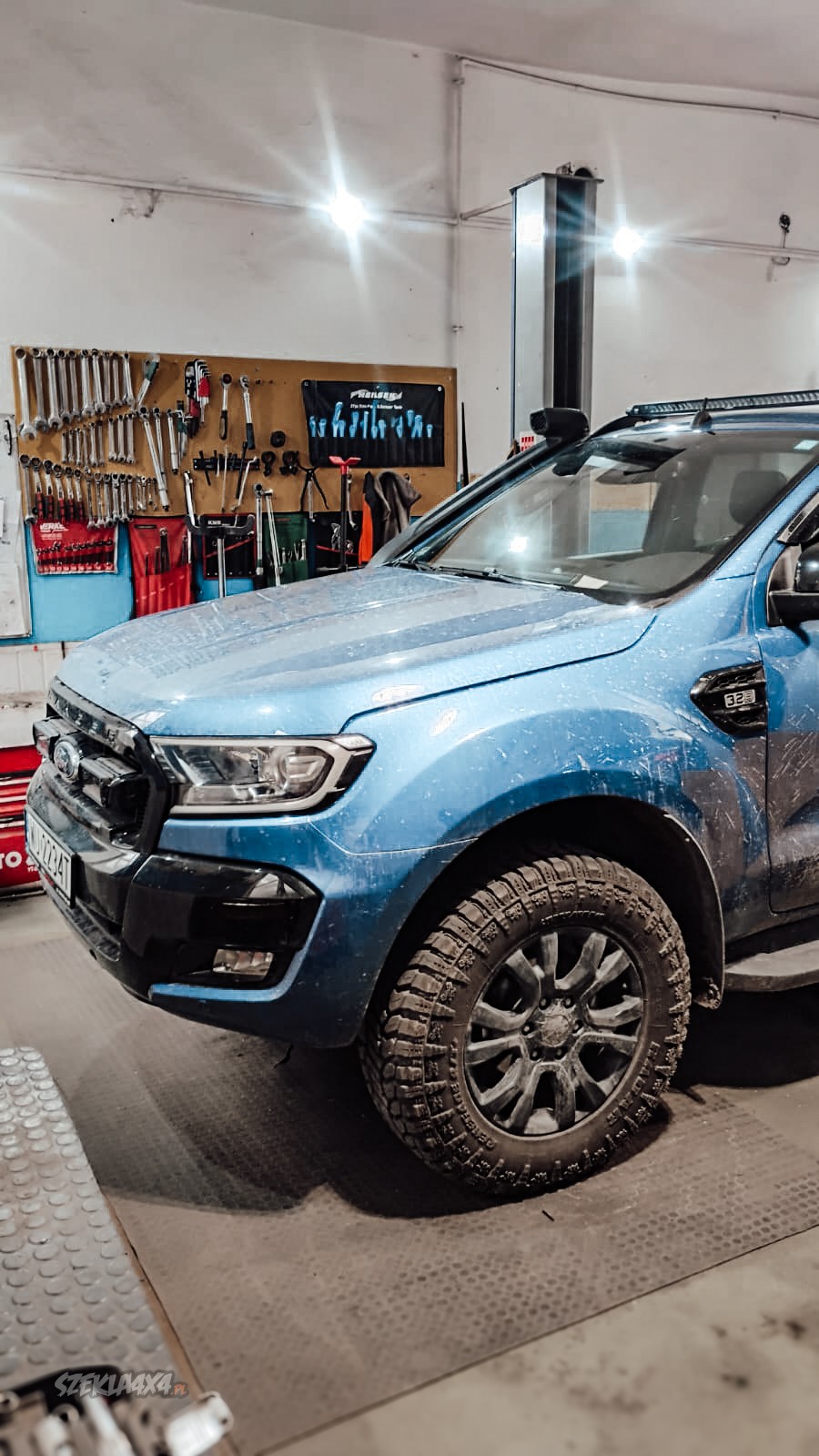 Ford Ranger przed montażem zderzaka Rival – zdjęcie before w warsztacie Szekla4x4